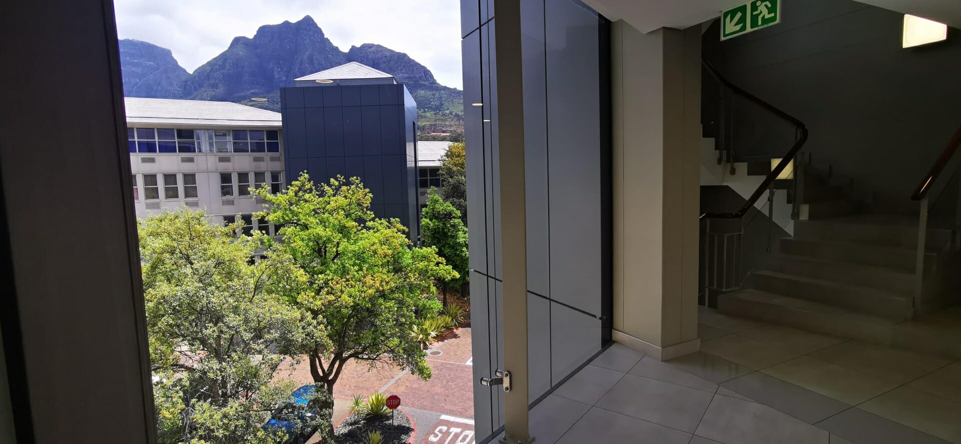 2,100m² – Belmont Entire Building with Naming rights in Rondebosch!