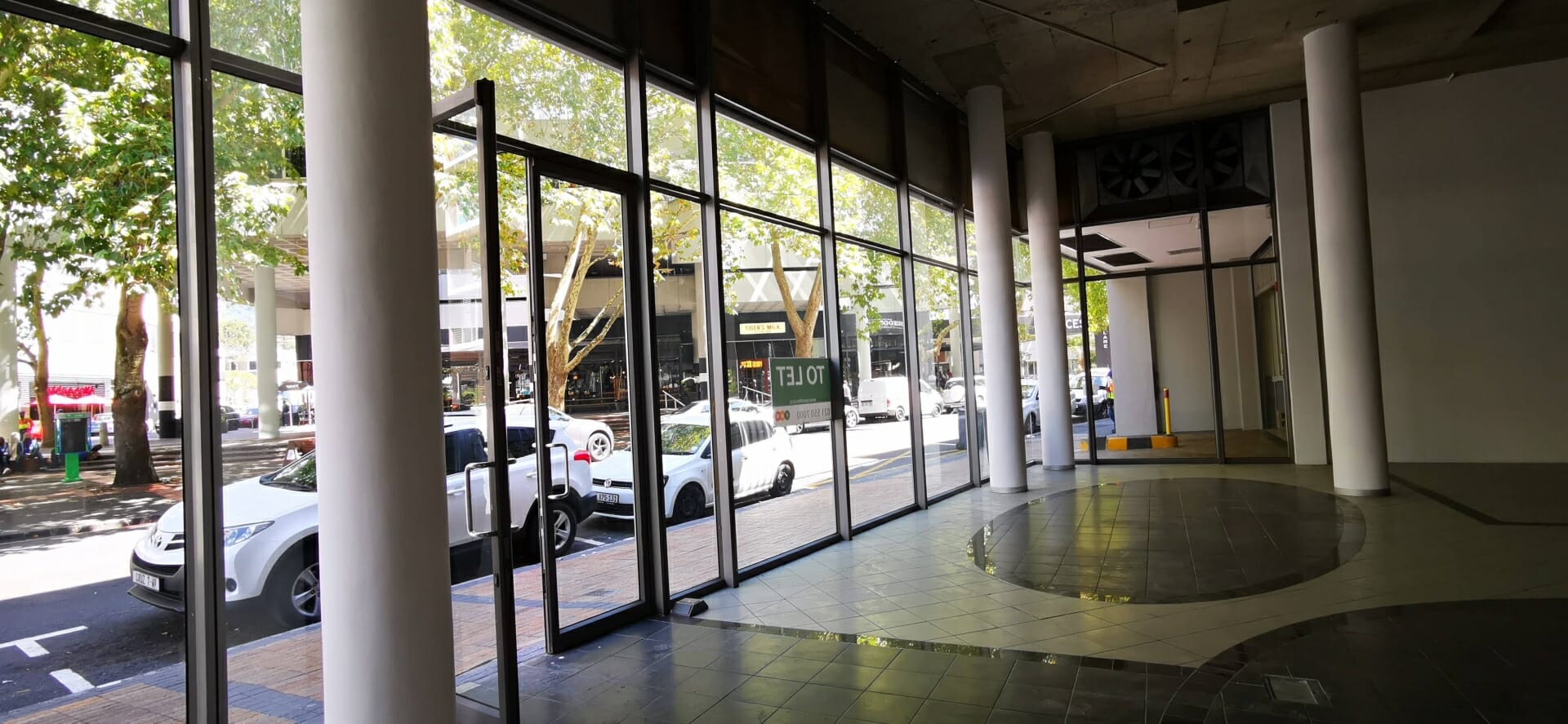 1,054m² –  Prime retail location in the heart of Claremont.