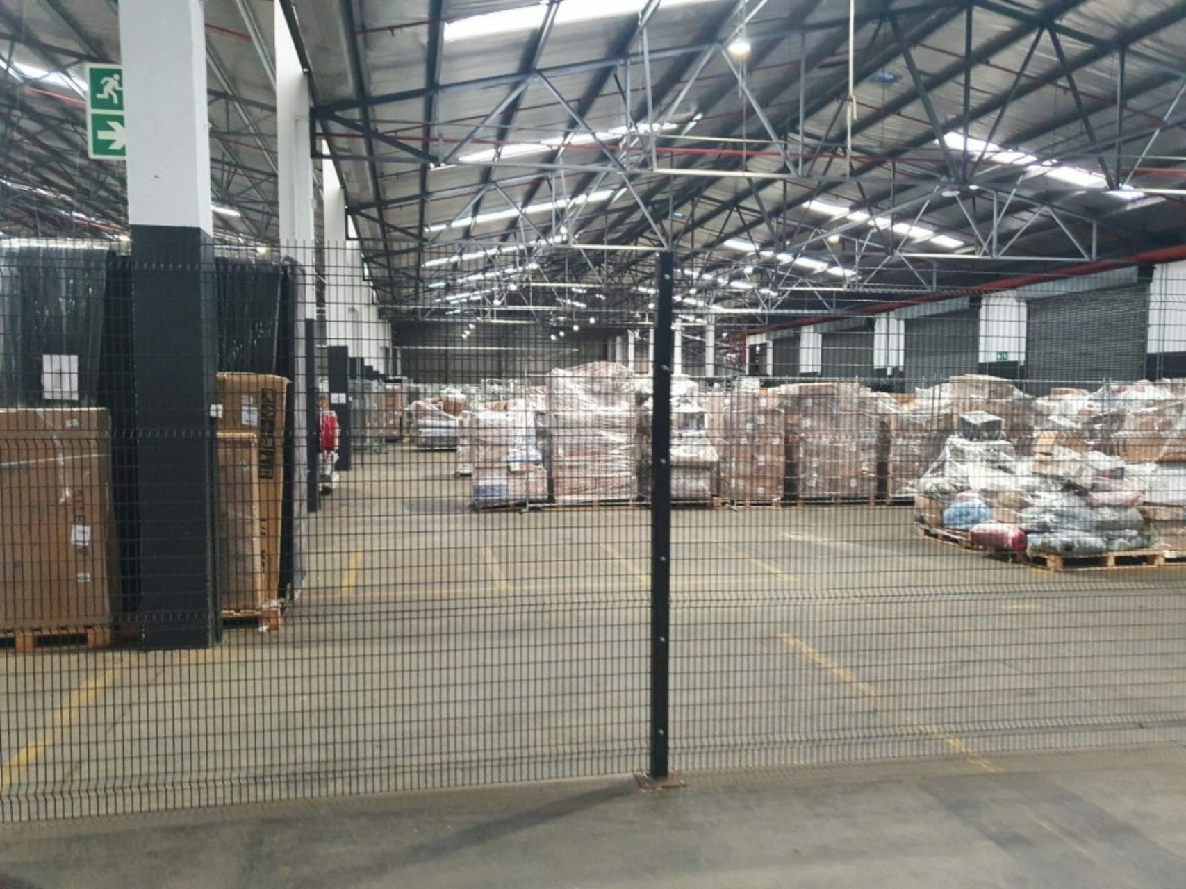 11,991m² Large warehouse / distribution centre available in Chain Avenue Montague Gardens